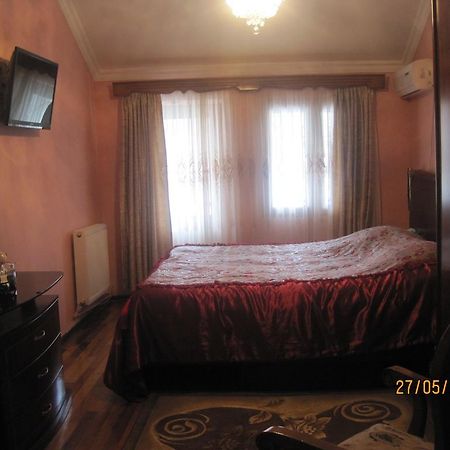 Metaxa Guesthouse Batumi Exterior photo